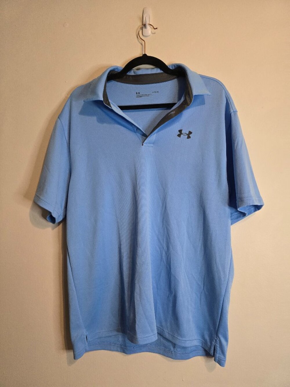 Men's Under Armour - Light Blue - Polo -  Golf Shirt - Loose Fit - Large